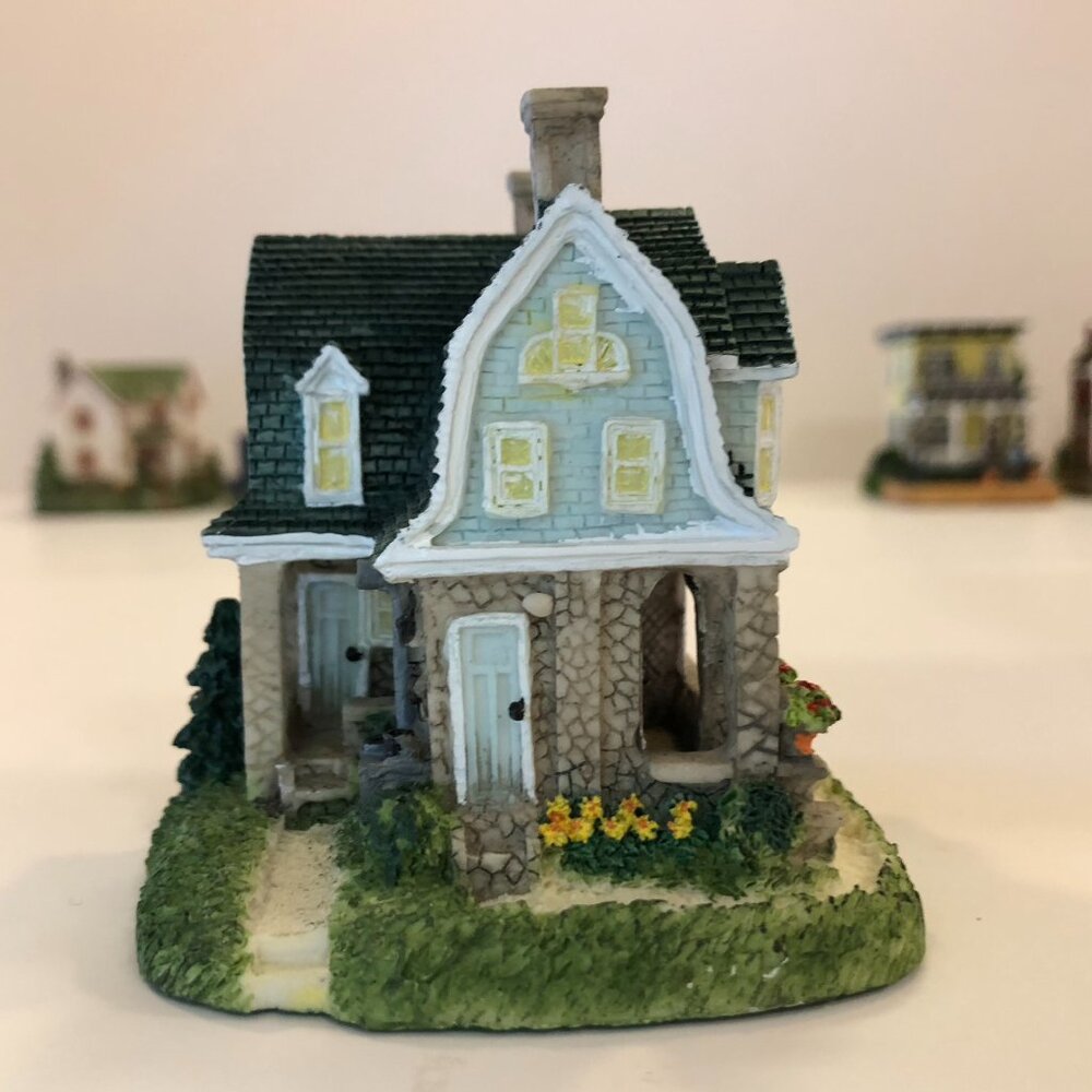 The Miller Family's Shingle House 1998 Liberty Falls Collection AH155 - Picture 5 of 16